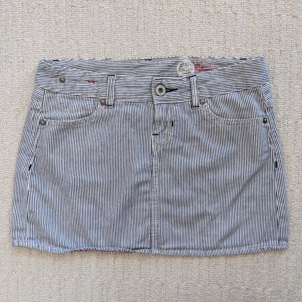 Super comfy Gap mini skirt size 2